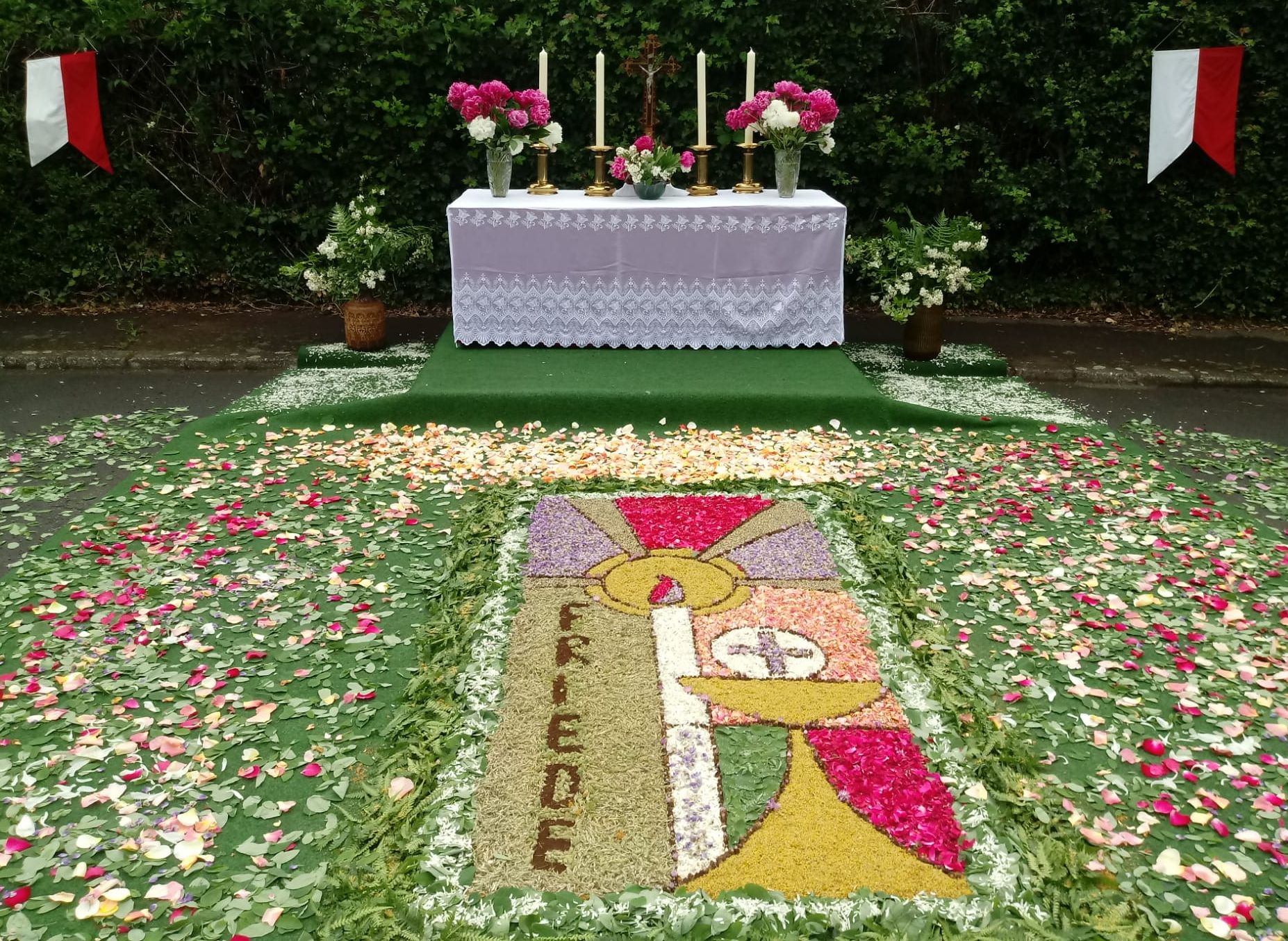 Blumenteppich Altar Köberlein 2026