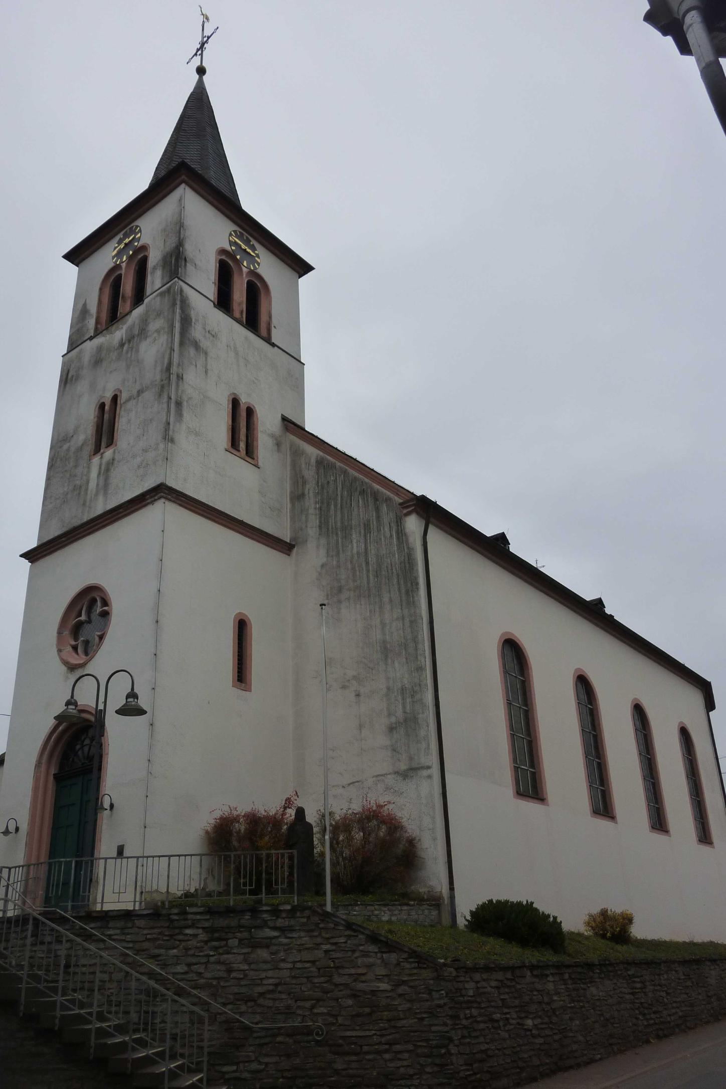 Kirche St. Servatius Bausendorf